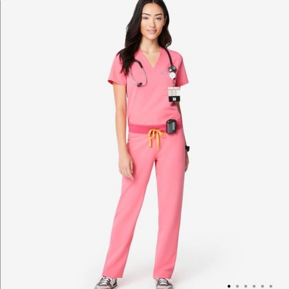Figs Tops - Figs neon pink scrub set